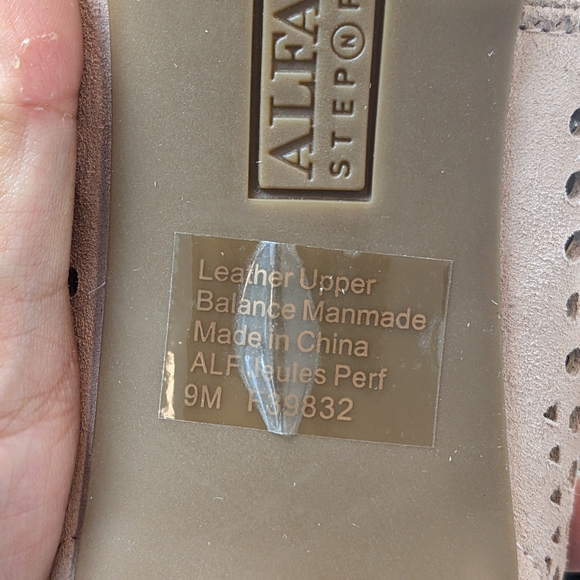 NWOT Alfani suede heels - Picture 9 of 16